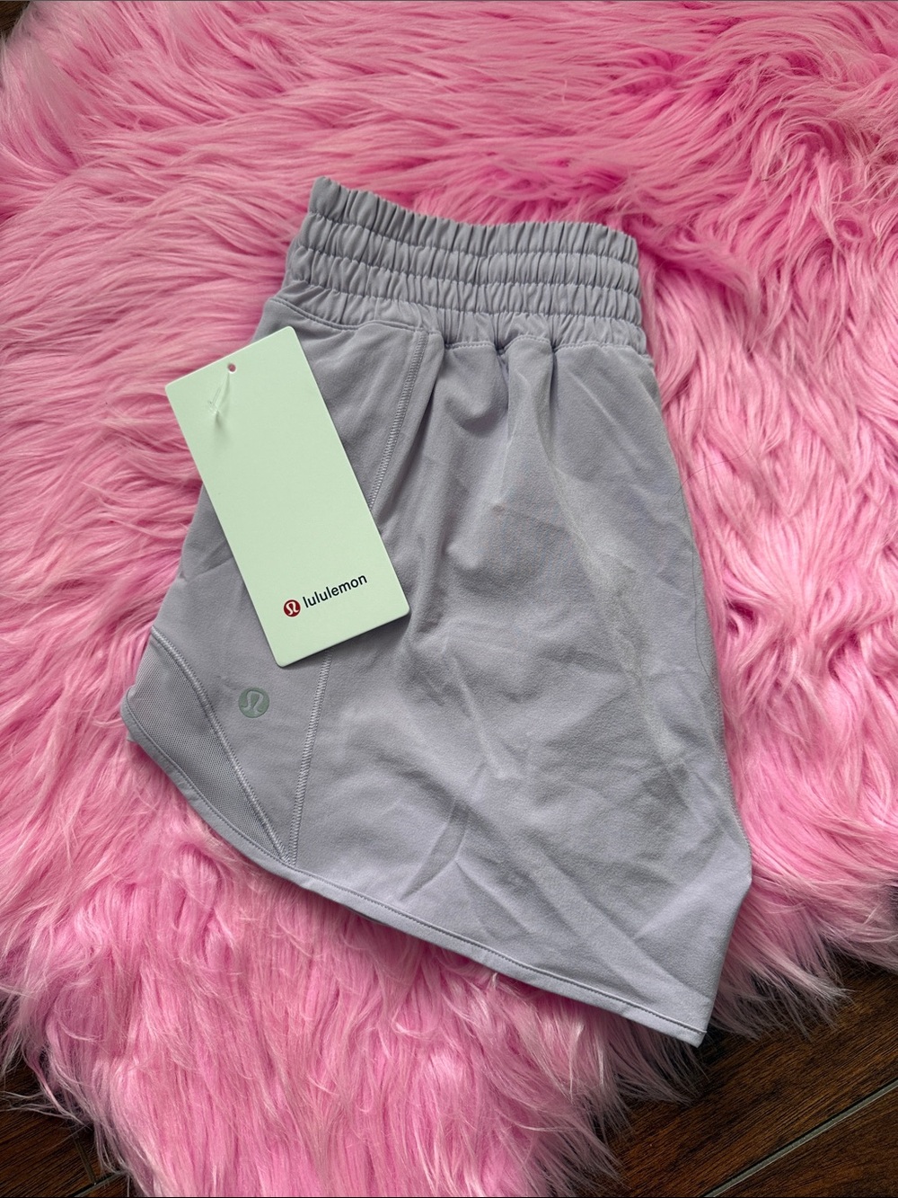 Size 6 hotty hot shorts HR 2.5” lilac play NWT LULULEMON
